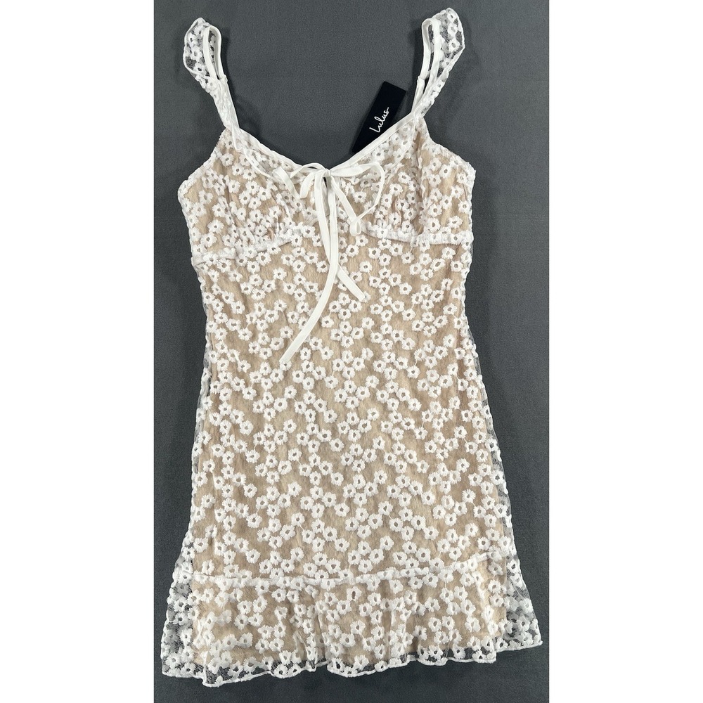 NWT Lulu's XS Charmaine White Tan Lace Daisy Embroidered Dress Dainty Feminine